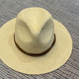 Time and Tru Cream Hat with Tan Band